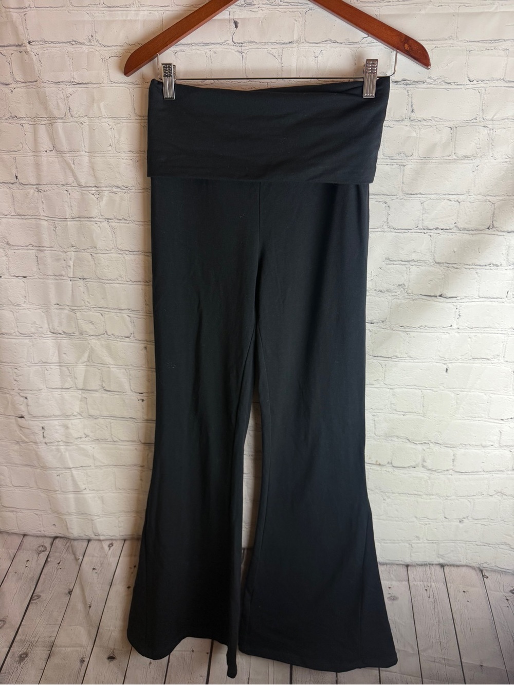 Offline High-Waist Black Fold-Over Flare Yoga Pants Medium